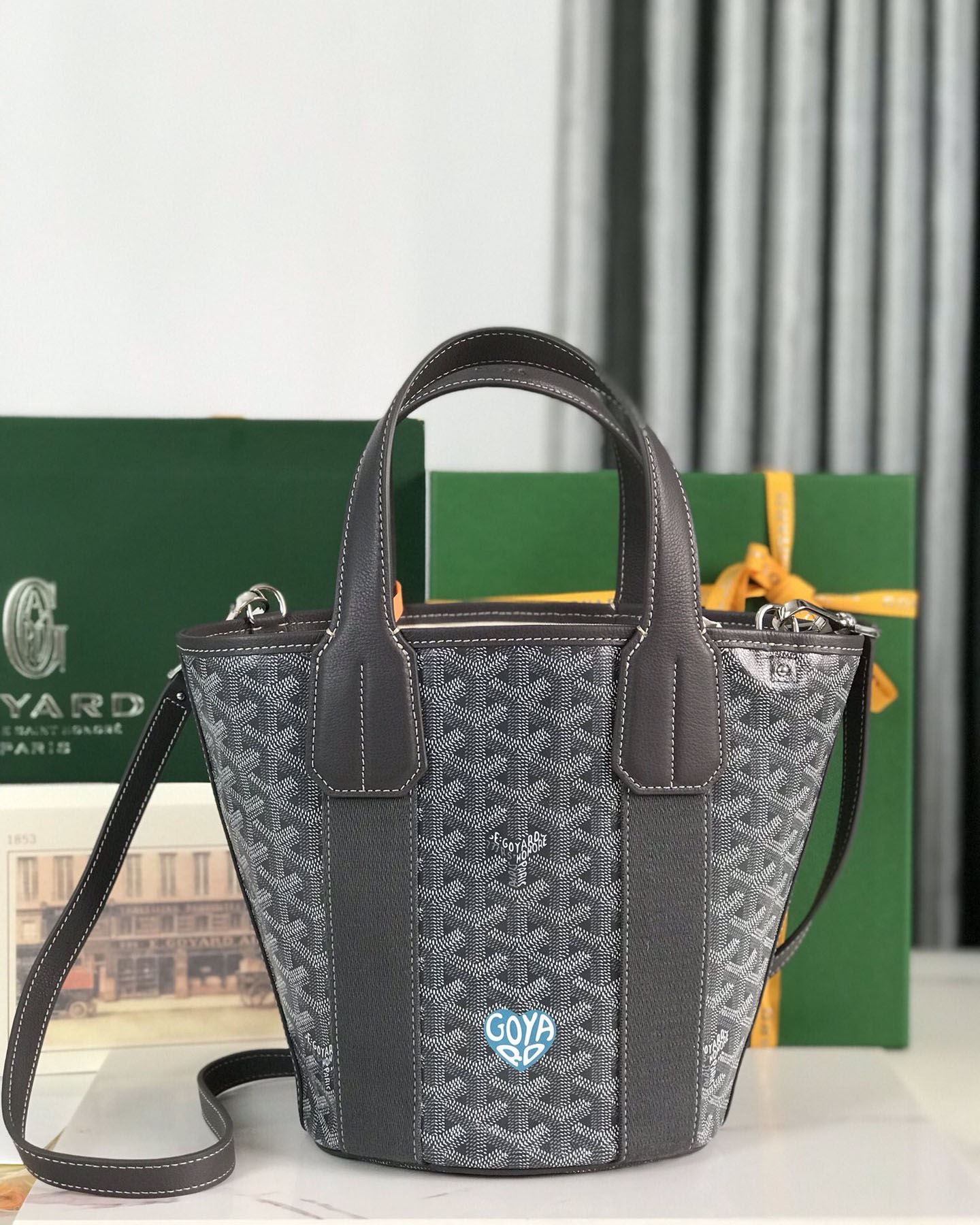 Go*ard bucket bags